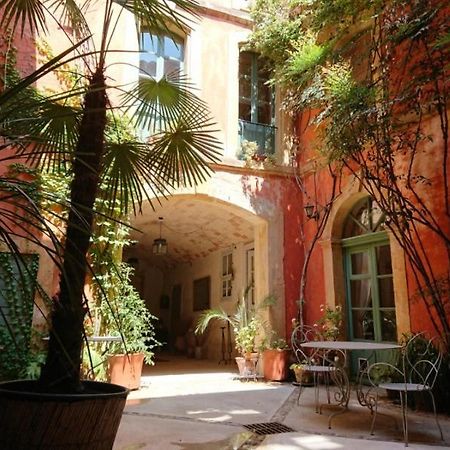 Rue Du Chateau Tarascon Exteriér fotografie